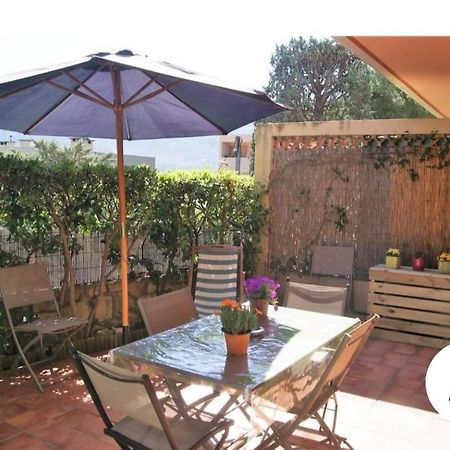 Appartement Avec Jardin Кассі Екстер'єр фото