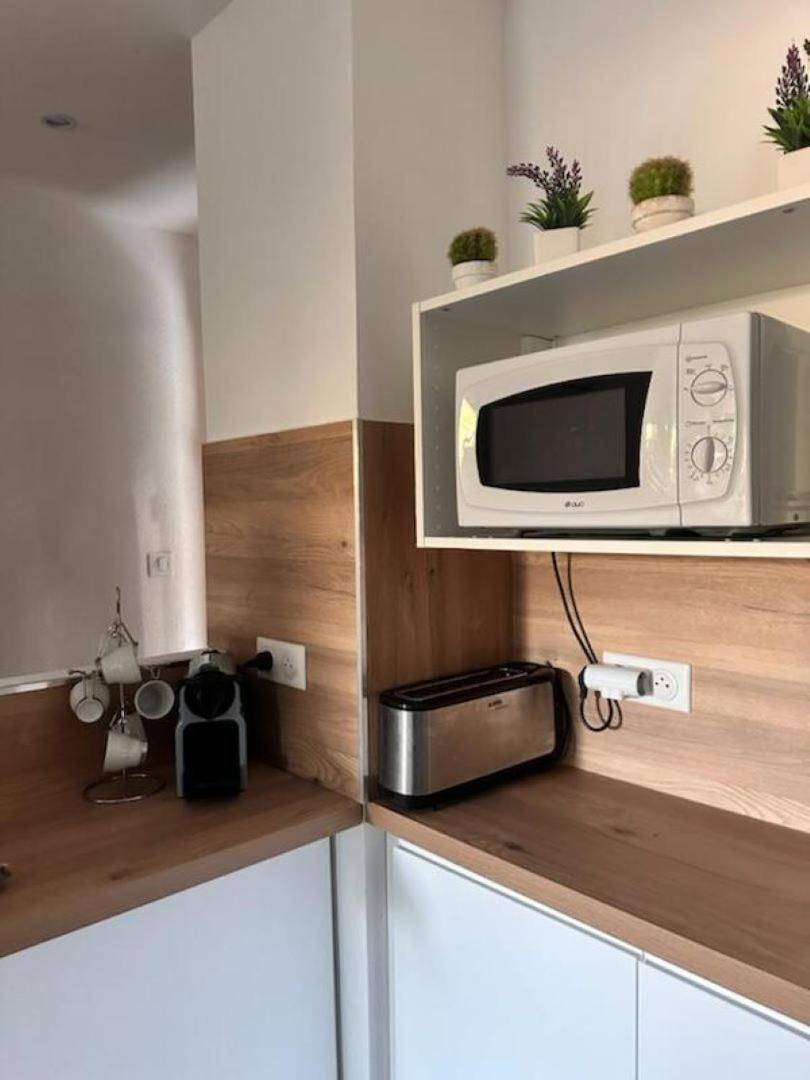 Appartement Avec Jardin Кассі Екстер'єр фото