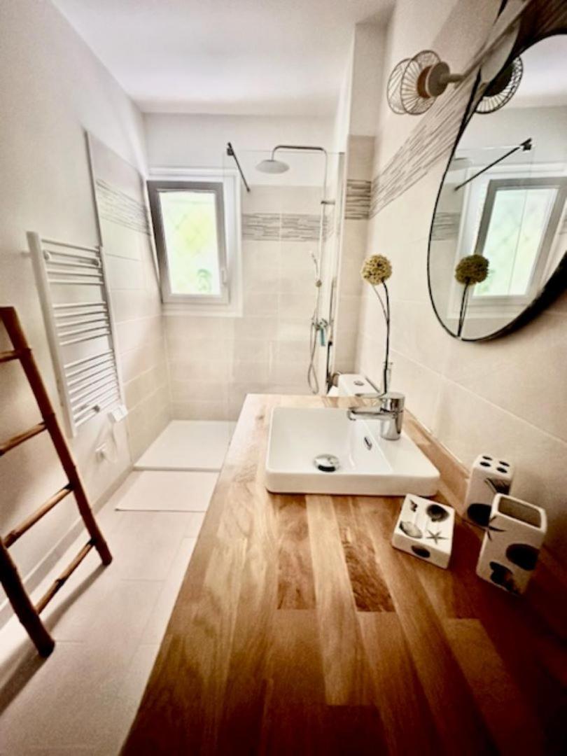 Appartement Avec Jardin Кассі Екстер'єр фото